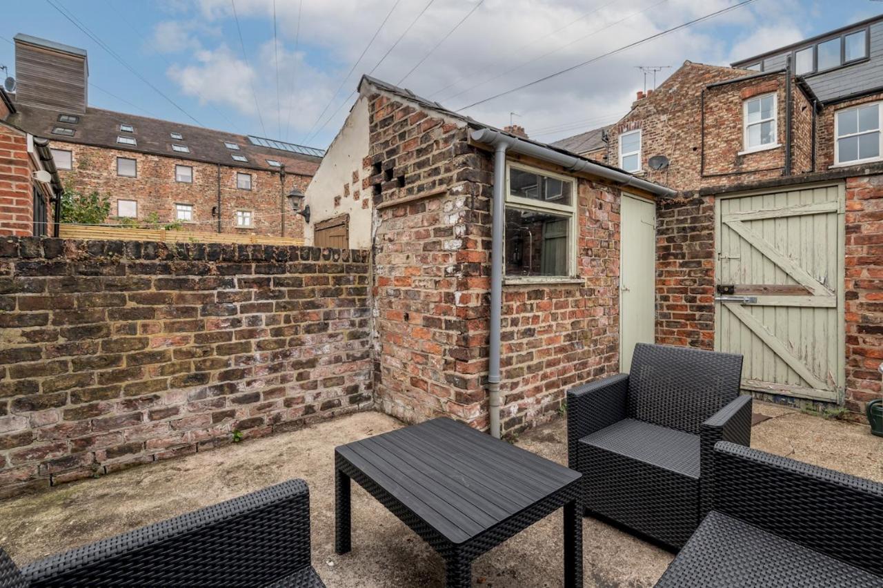 Pass The Keys Gorgeous Terrace Near Bishy Road York Exterior foto